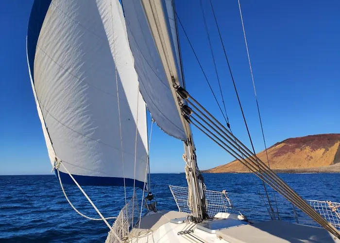 Magnifico Barco En La Graciosa