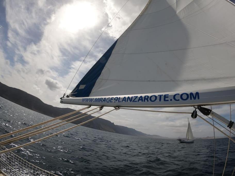 Botel Magnifico Barco En La Graciosa *