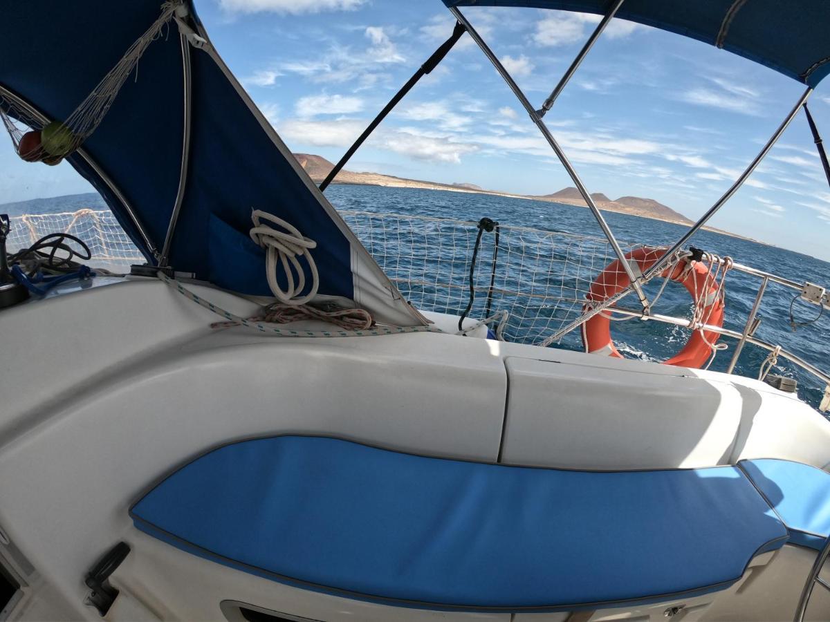 Magnifico Barco En La Graciosa Botel *