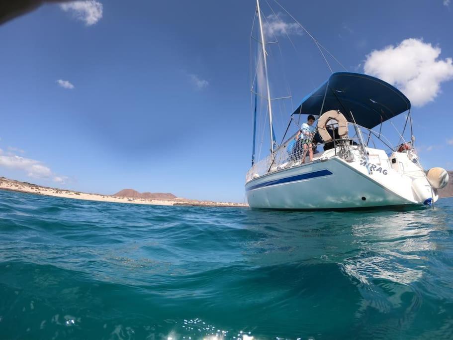 Botel Magnifico Barco En La Graciosa *