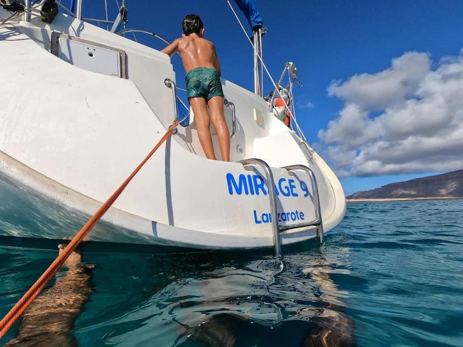 Magnifico Barco En La Graciosa Caleta de Sebo
