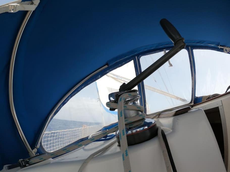 Botel Magnifico Barco En La Graciosa