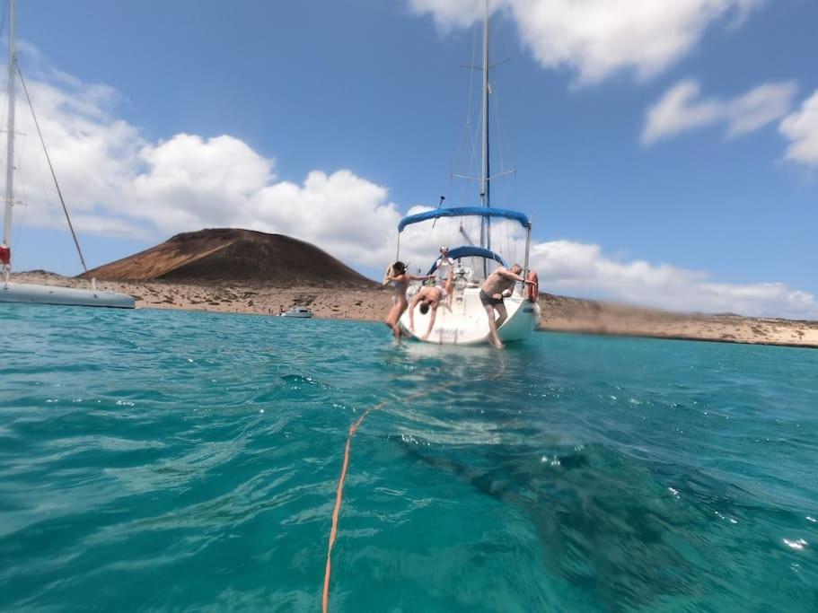 Magnifico Barco En La Graciosa * Caleta de Sebo