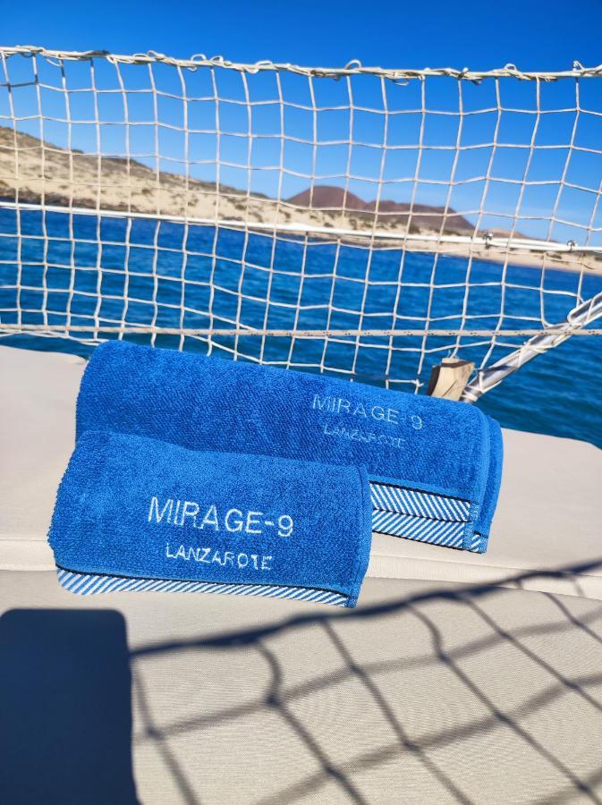 Magnifico Barco En La Graciosa Botel *