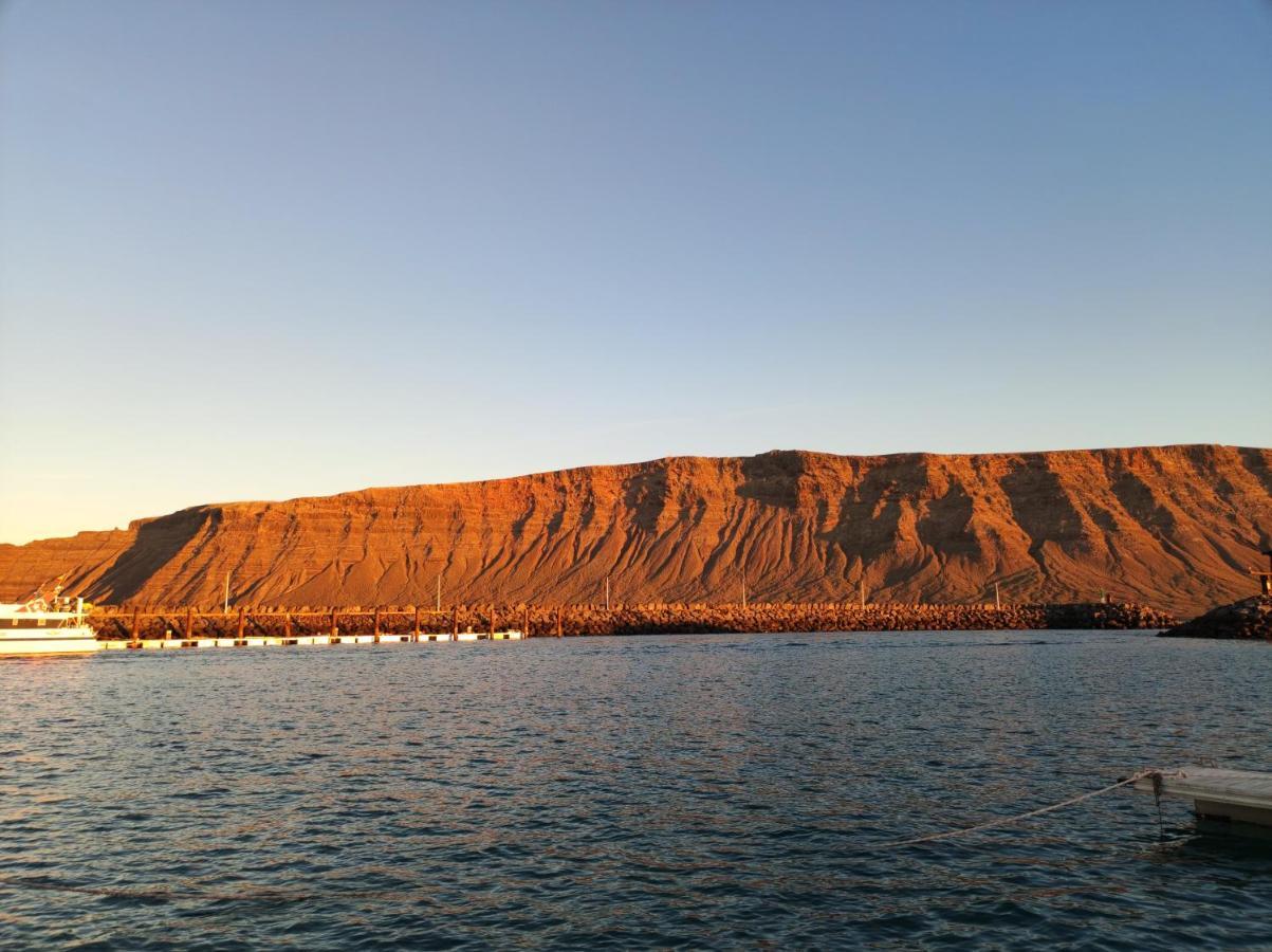 Magnifico Barco En La Graciosa Botel *