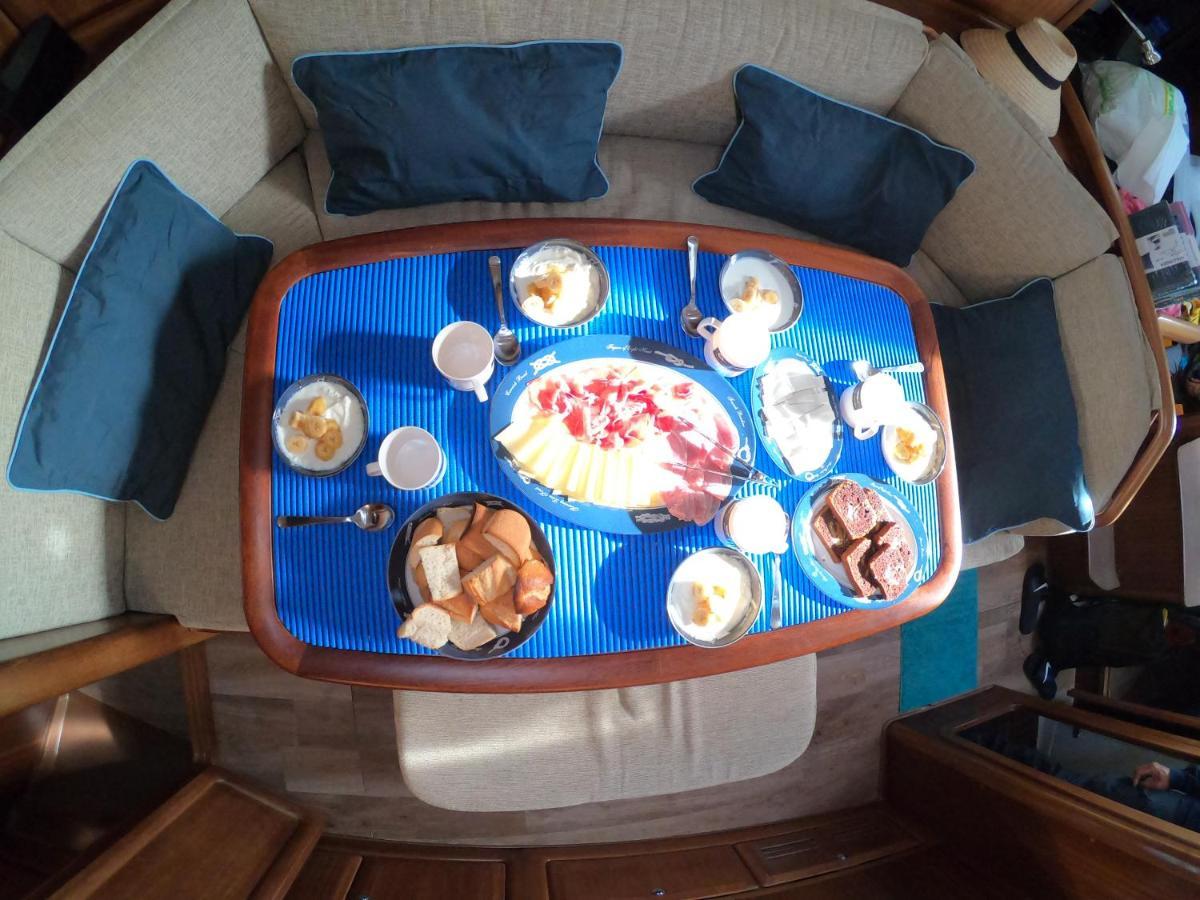 Hotel na wodzie Magnifico Barco En La Graciosa