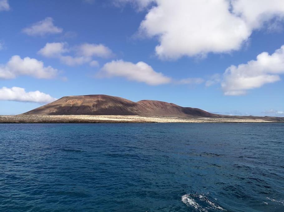 Magnifico Barco En La Graciosa