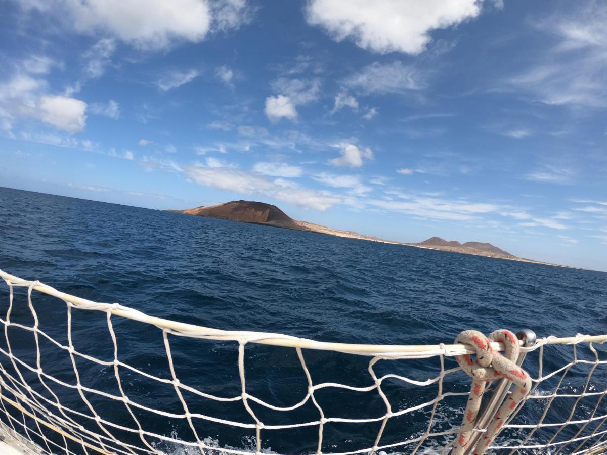 Magnifico Barco En La Graciosa *