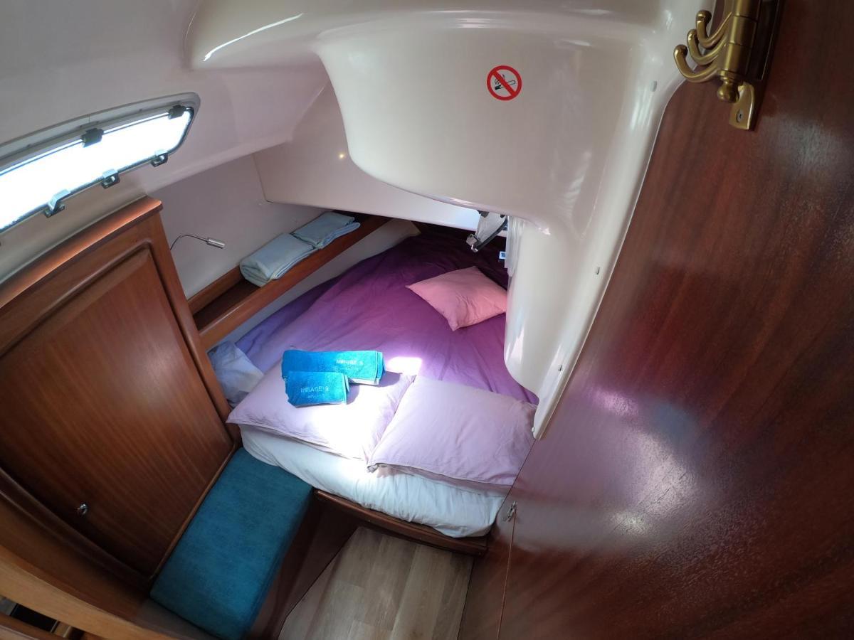 Magnifico Barco En La Graciosa Hotel na wodzie *